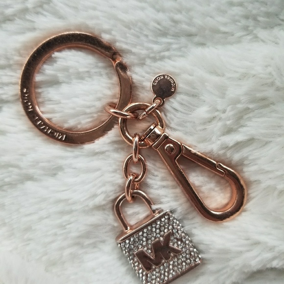 š„Final SALE!!š„Michael Kors Rose Gold key fob - Picture 3 of 4